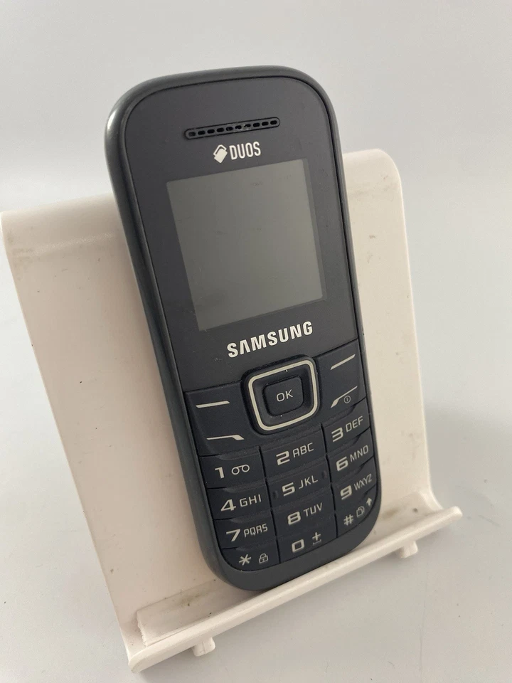 Samsung GT-E1202 Grey O2 Network 4MB 1.5" Mobile Button Phone Incomplete - Image 4 of 4