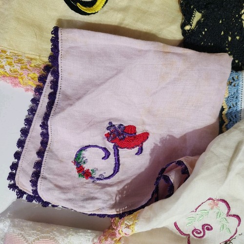 15 Vintage Ladies HANDKERCHIEFS Hankies Doilies Monogram Initial S Old Lot - Picture 10 of 11