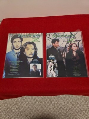 Lot of 2 SPECTRUM MAGAZINES: #4 The X Files, #1 Special Edition X Files,