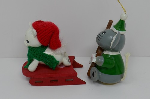 R Dakin 1979 1980 Wooden Christmas Ornaments Mouse with Chello Bear Sledding - Picture 9 of 13
