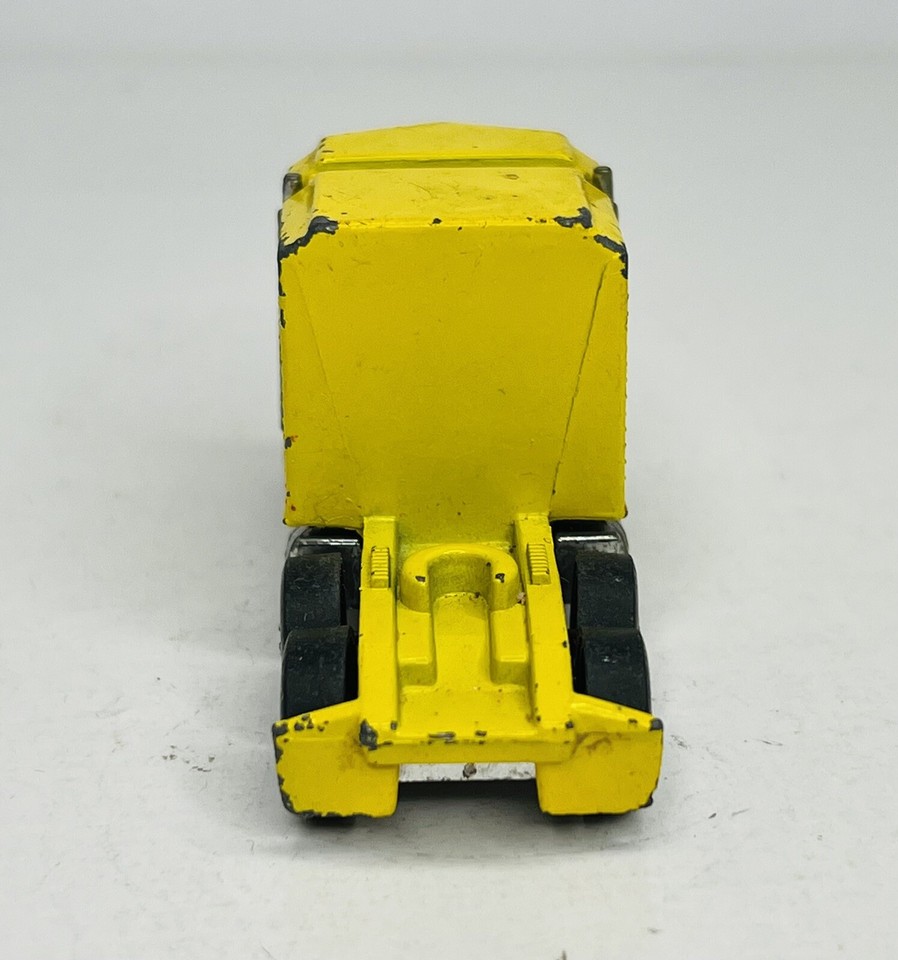 Vtg Hot Wheels 1982 Thunder Roller Semi Truck Yellow Gold Eagle 2 Hong