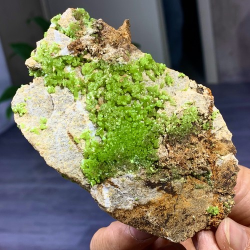 130 g natürliches seltenes Pyromorphit Mineral Exemplar aus DaopingYangshuoGuangxi China