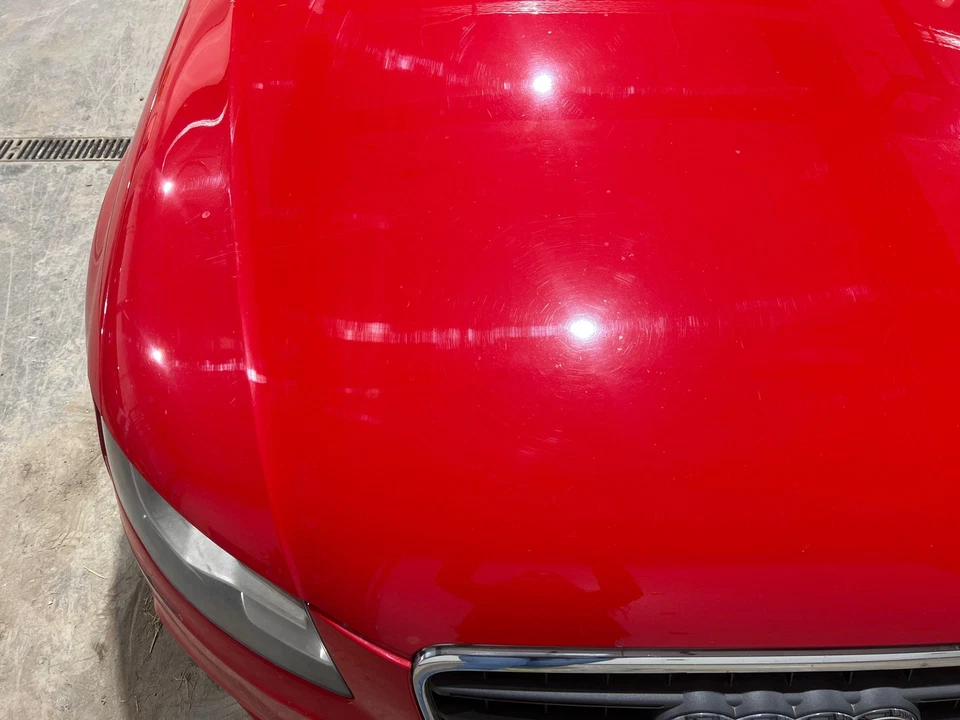 2009 - 2012 Audi A4 Brilliant Red-C8C8 Front Hood Panel Foto 3 de 4