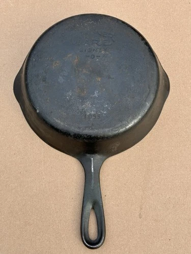 Vintage Wagner Ware Sidney 0 Cast Iron #5 Pan/ Skillet 8” Dual Pour 1055