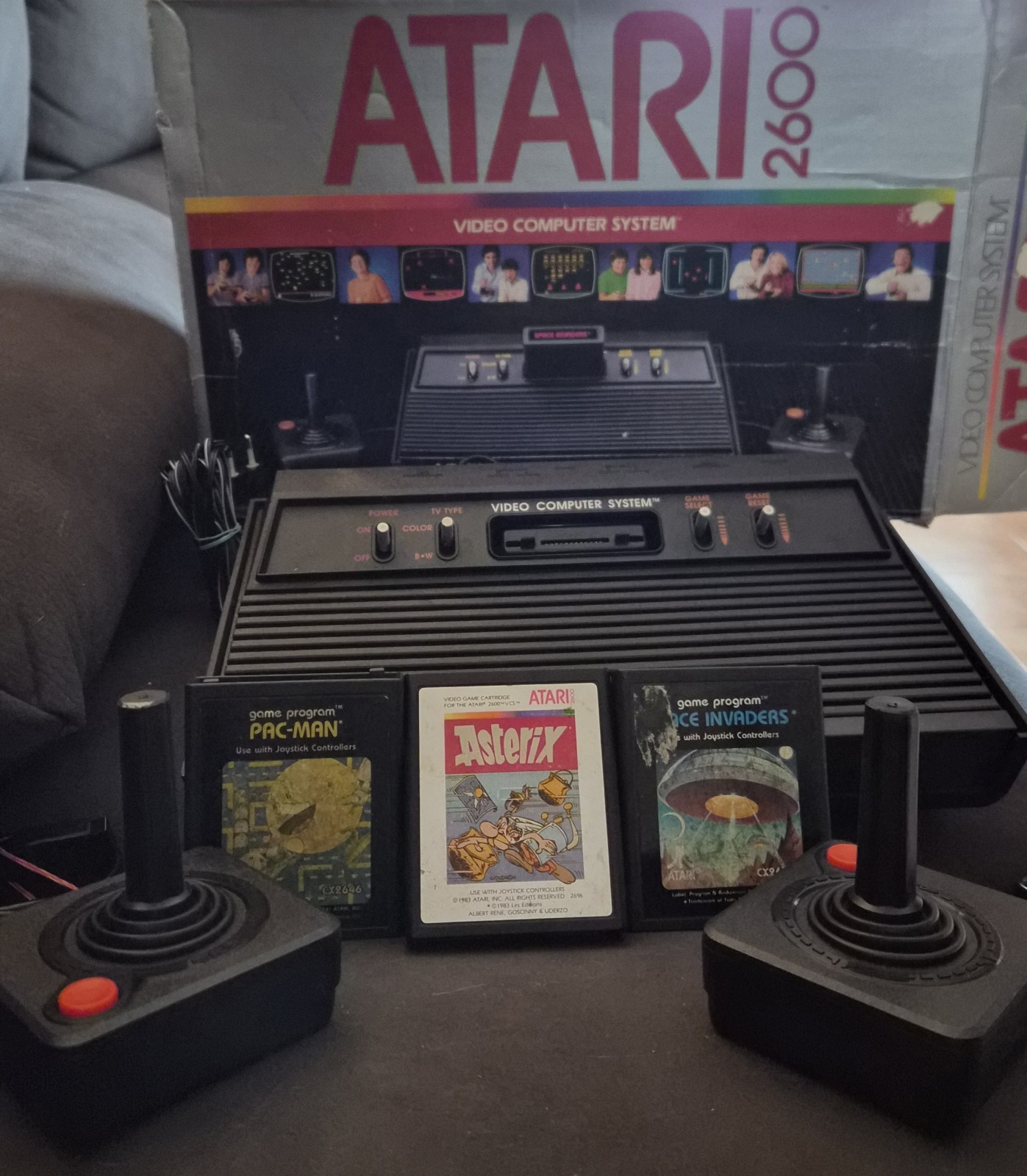 Ancienne console Atari 2600 en boîte (Non Testé) + 2 manettes + 3 jeux
