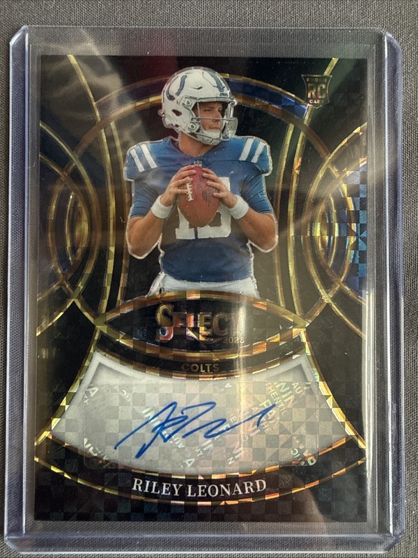 2025 Select Riley Leonard Rookie Signatures- Black Finite 1 Of 1 #RSI-RLD 🔥🔥🔥