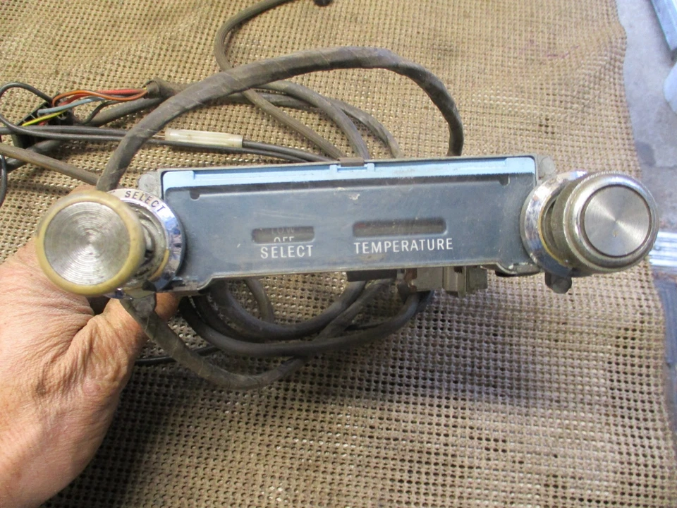 1967 1968 Pontiac Bonneville Catalina G/P Executive HVAC Non A/C Heat Controller - Image 3 of 4