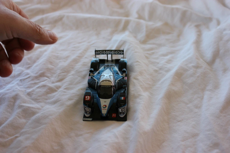 PEUGEOT 908 HDI LE MAN AU 1/43 - Photo 3/3
