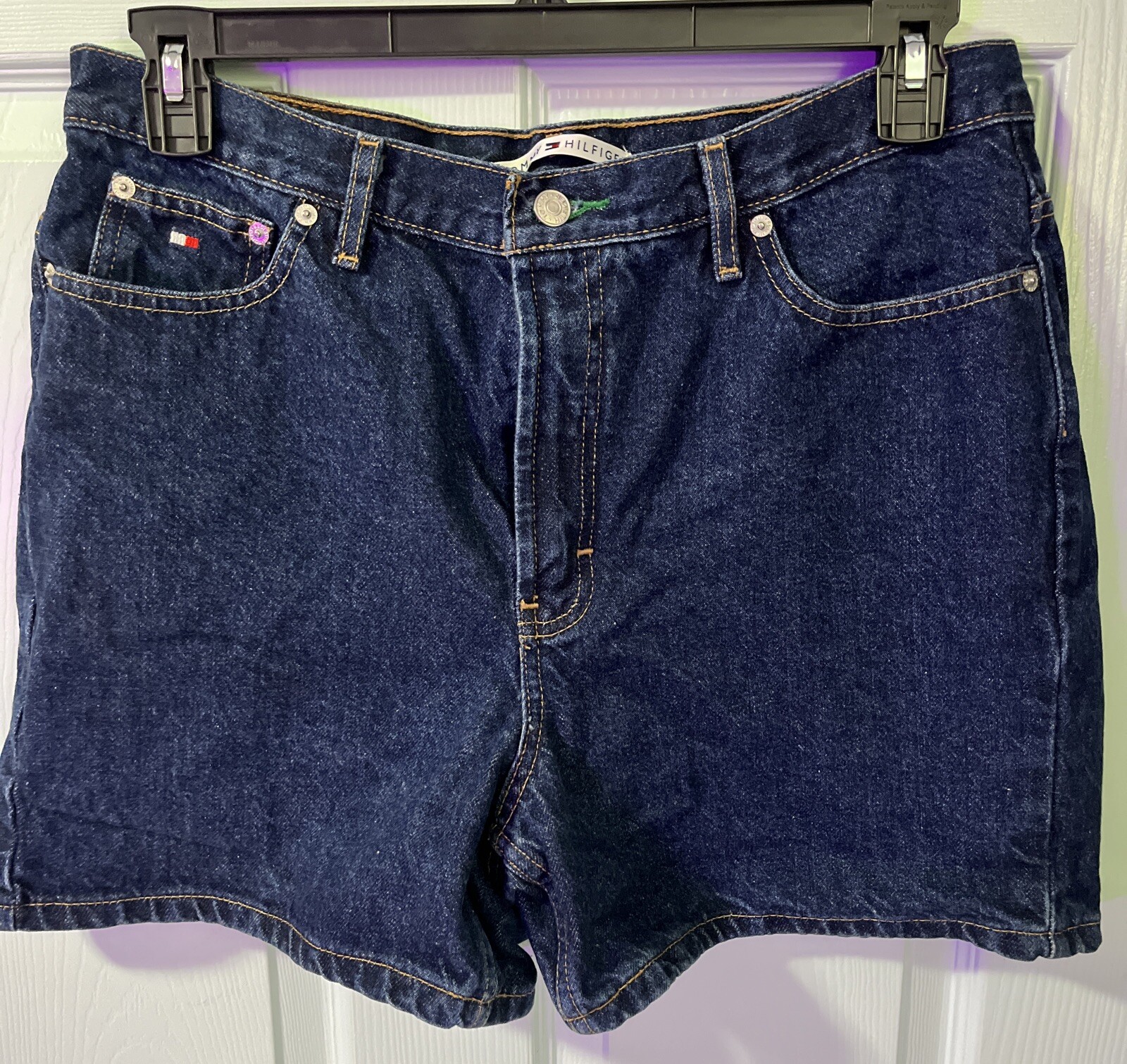 Tommy Hilfiger Women’s Shorts Blue Denim Waist 36” Rise 11.5” Inseam 4.5Pockets