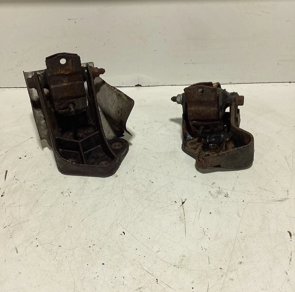 Par de montaje de motor izquierdo y derecho Jeep Wrangler TJ 2000-2006 OEM QH 2AB Foto 2 de 4