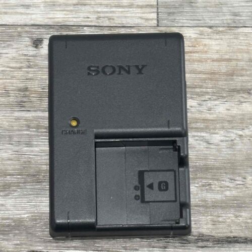Sony BC-CSGB Camera Battery Charger Indicator Light Compact