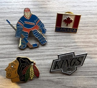 NHL pin badges x 4