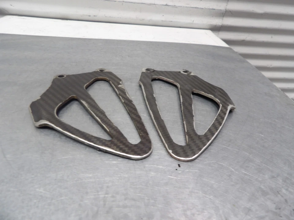 01-06 Protector de escalones tacón izquierdo y derecho honda cbr600f4i 50707-mbw-010 Foto 2 de 3