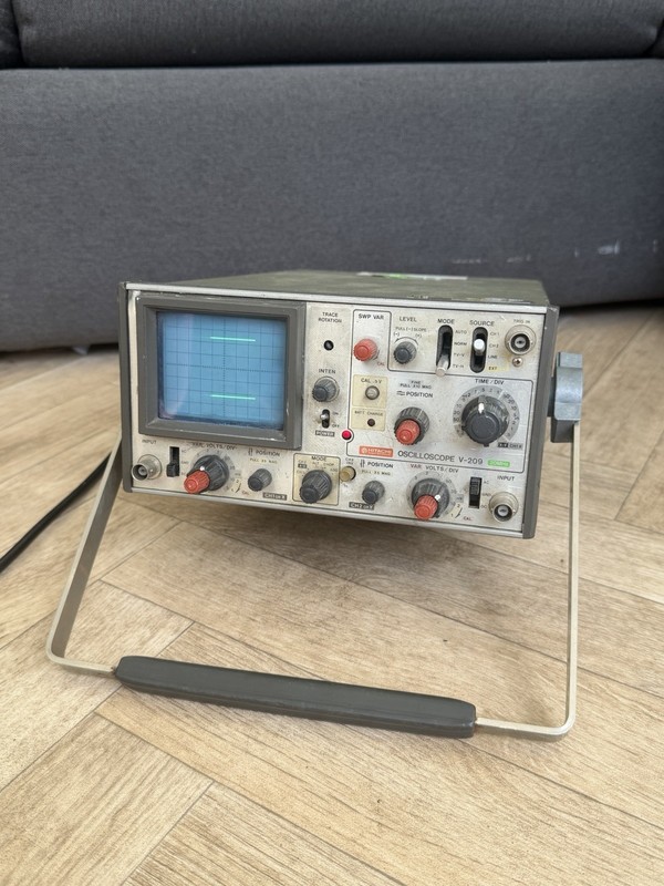 HITACHI V-209 Oscilloscope - POWER TESTED ONLY