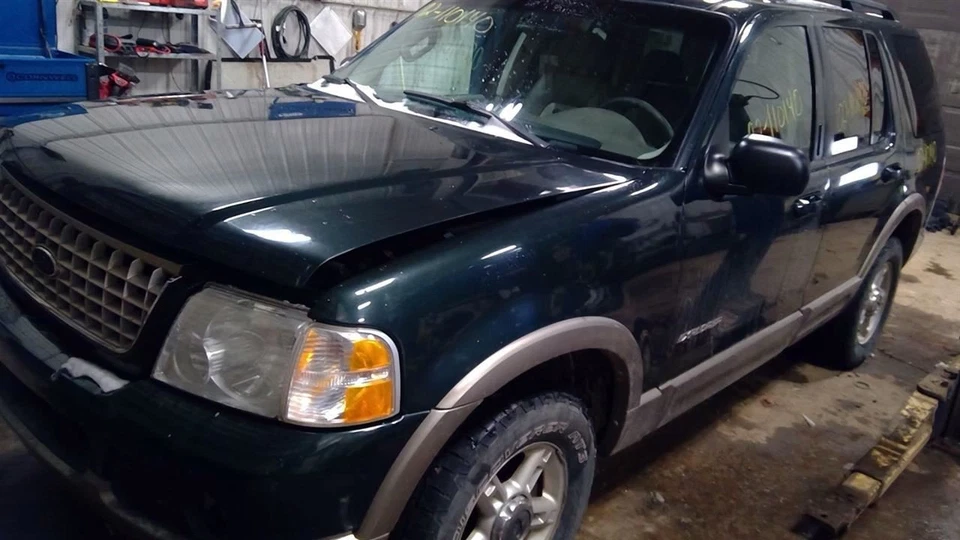 *LOCAL PICKUP ONLY* Green Hood 4 Door Excluding Sport Trac Fits 02-05 EXPLORER - Image 2 of 4