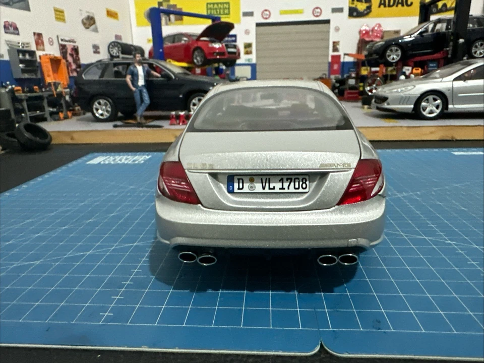 1:18 Autoart Millennium Mercedes-Benz CL63 AMG C216 - Immagine 4 di 4