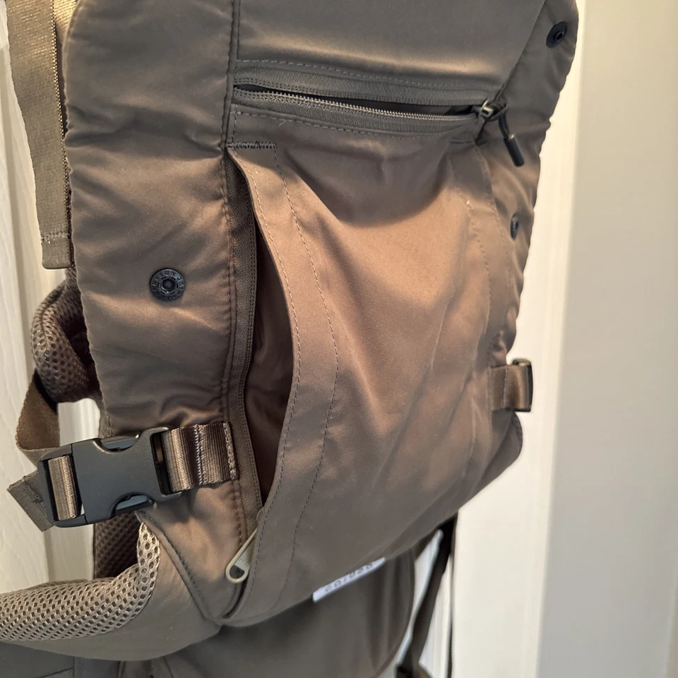 Colugo Baby Carrier Olive Green Very Nice Condition - Image 4 of 4