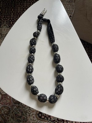 Cloth Beaded Necklace In Black & Silver- O/S