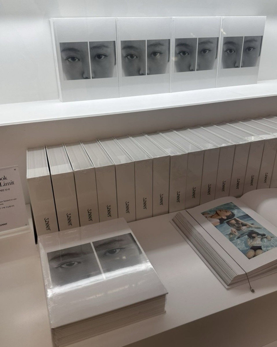 Jennie Photo Exhibition J2NNI5 PhotoBook /On-hand last stock | eBay