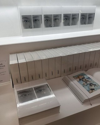 Jennie Photo Exhibition J2NNI5 PhotoBook /On-hand last stock | eBay