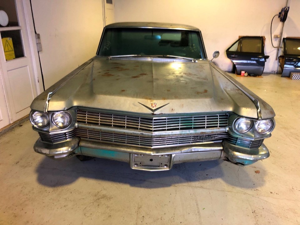 Cadillac deville 6