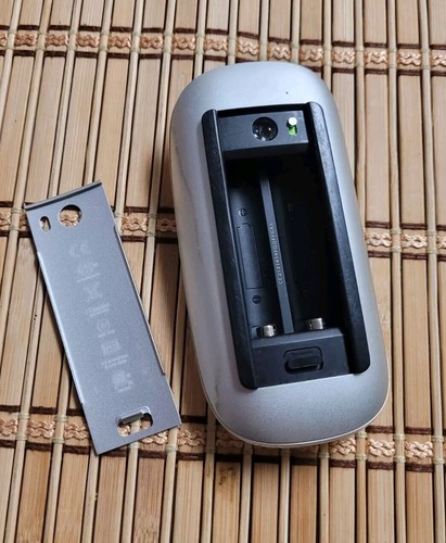 Apple Bluetooth Wireless Magic Laser Mouse Model: A1296 White Tested - Picture 5 of 8