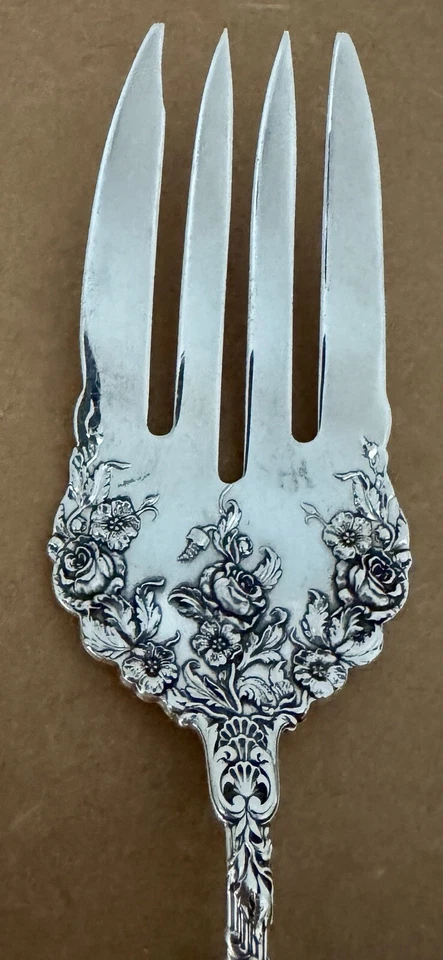 ART NOUVEAU DURGIN GORHAM DELFÍN ESTERLINA TENEDOR GRANDE PARA SERVIR SIN MONOGRAMA Foto 3 de 4