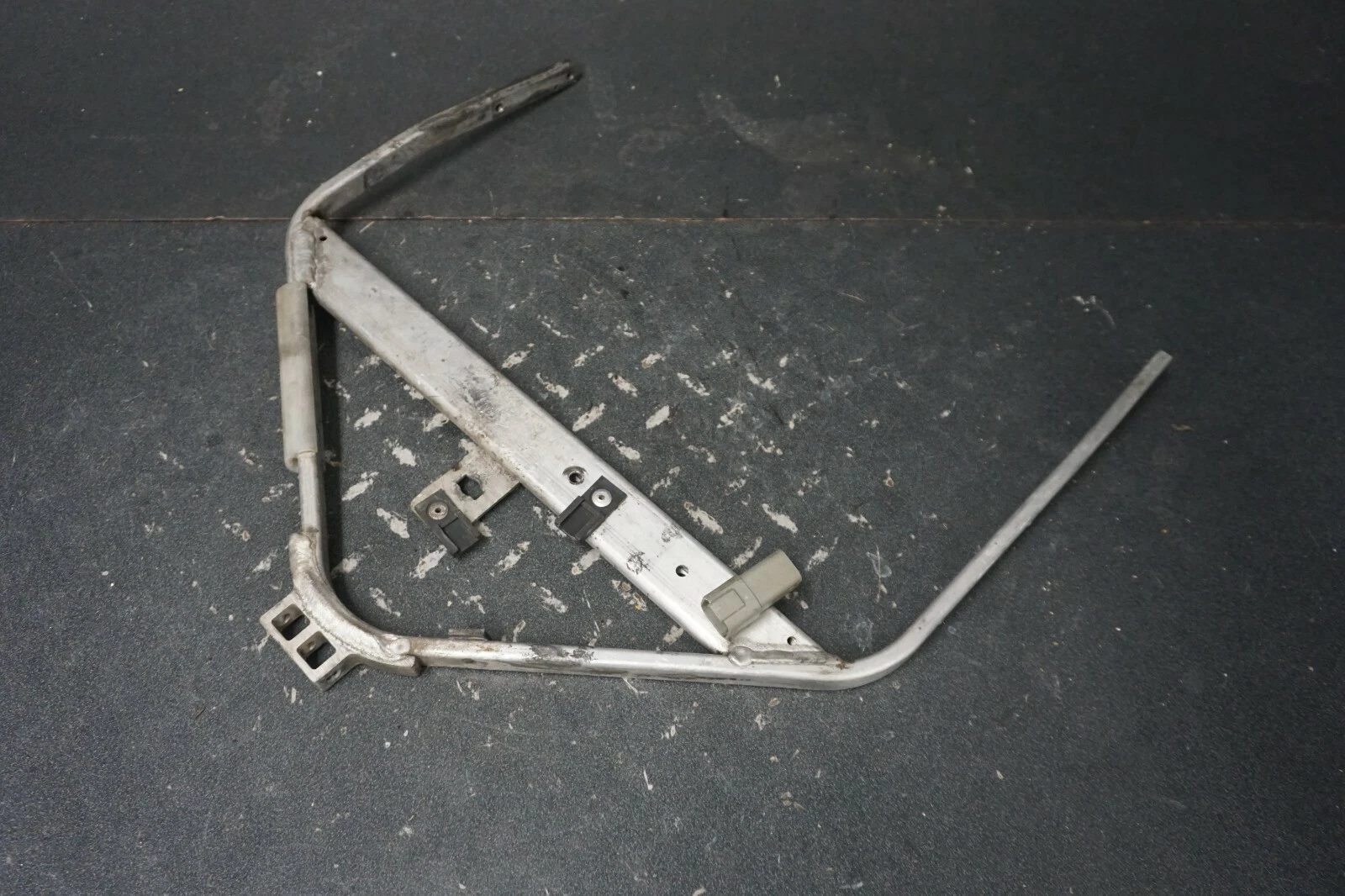 2004-2007 MXZ GSX GTX Summit 800 Ski-Doo OEM Handle Support Frame Bracket