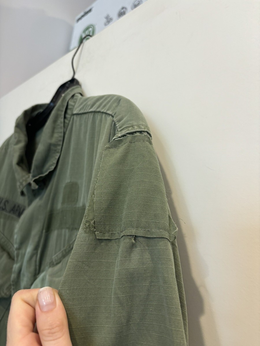 VINTAGE VIETNAM ORIGINAL JUNGLE JACKET SIZE LARGE-REGULAR VINTAGE VIETNAM ORIGINAL JUNGLE JACKET SIZE LARGE-REGULAR