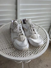 Nike Air Huarache White Size 11/10.5 Men