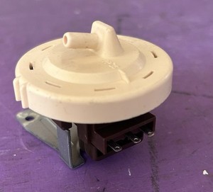 Original LG WM12336FD Waschmaschine Druckschalter 6600F A1704X