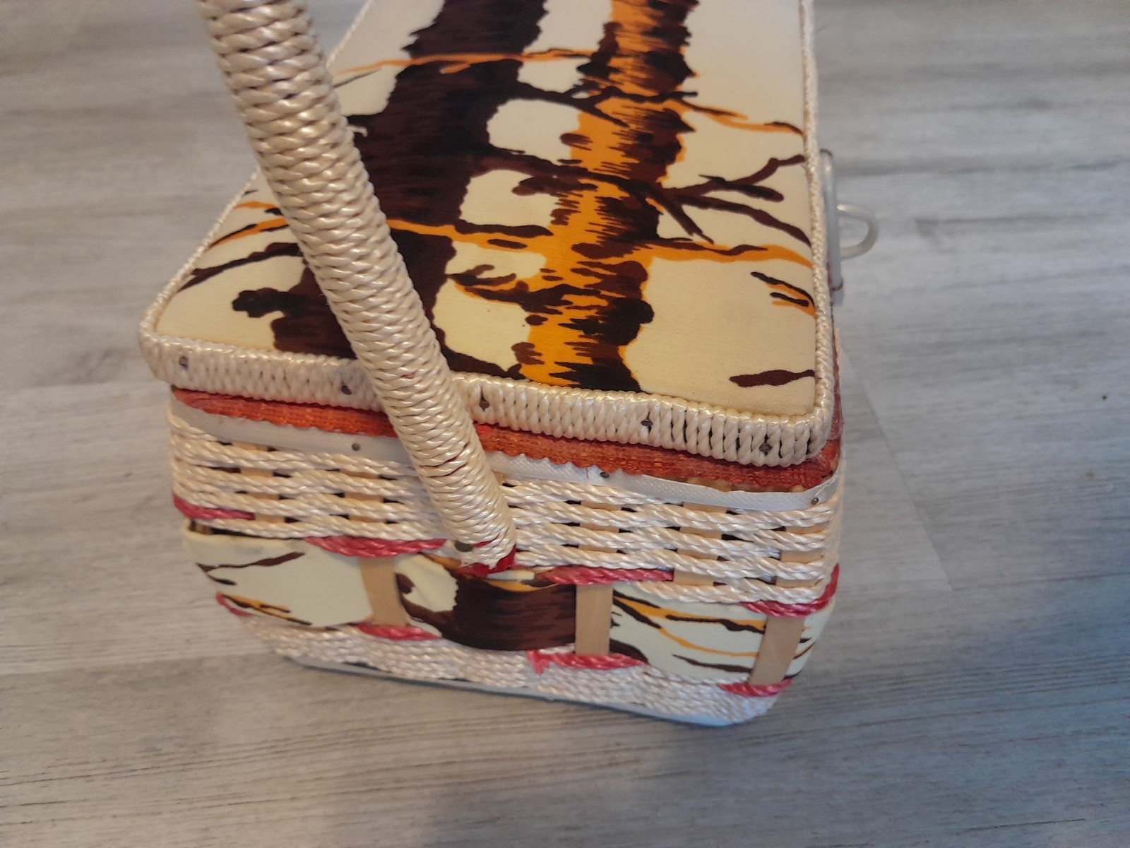 Vintage Sewing Basket 9" x 6.5" x 6.5"