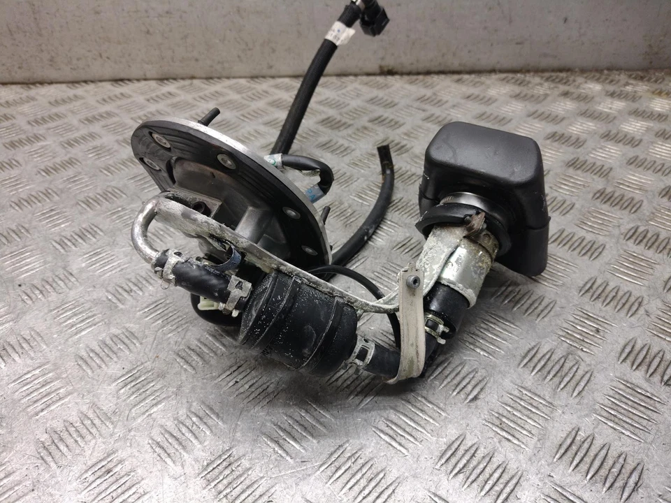 2018 TRIUMPH BONNEVILLE  T100 BLACK Fuel Pump - Изображение 3 из 4