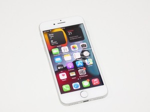 Apple iPhone 7 (A1660) 128GB Silber ohne Lock 4,7" Smartphone LTE Handy