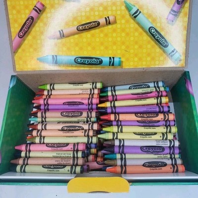 Crayola 120 Crayon Bonus Story Studio Morph Photos Cartoon Characters 2012