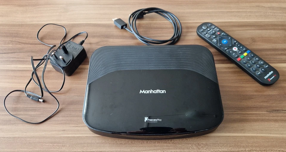 Manhattan TR-3 Freeview Recorder 500GB Speicher Original RCU Smart Recorder
