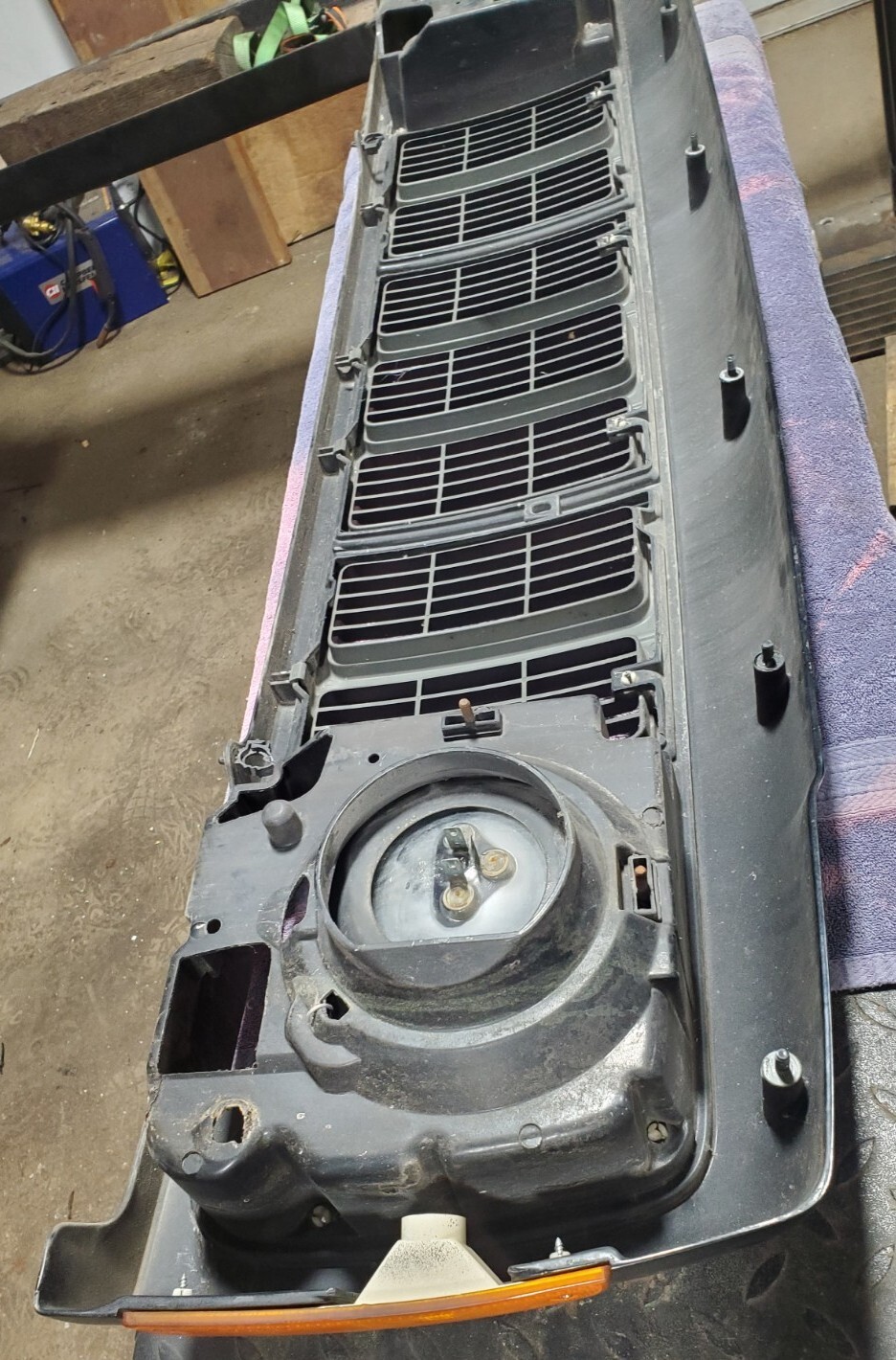 97 98 99 00 01 Jeep Cherokee XJ Sport Classic Header Panel Grille