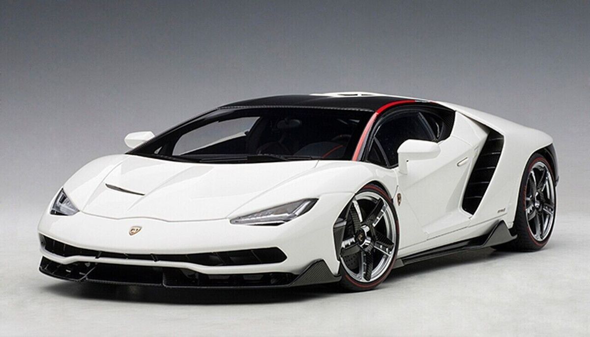 1/18 Lamborghini Centenario Solid White W/Carbon Top Model 1/18 Lamborghini Centenario Solid White W/Carbon Top Model
