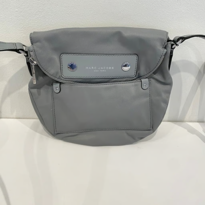 MARC JACOBS グレー ショルダーバッグ Marc Jacobs Mini Natasha Grey Silver Hardware Crossbody Bag