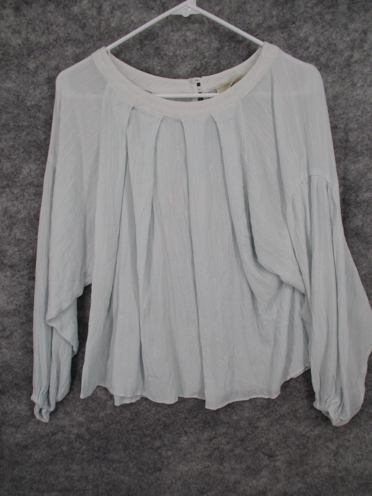 Universal Thread Women's Top Medium Flowy Keyhole… - image 2