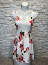 EUC Women's SOPRANO Hibiscus Flower Print Skater Dress Size Small
