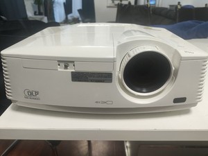 Mitsubishi XD600U Beamer – ohne Lampe – als defekt verkauf
