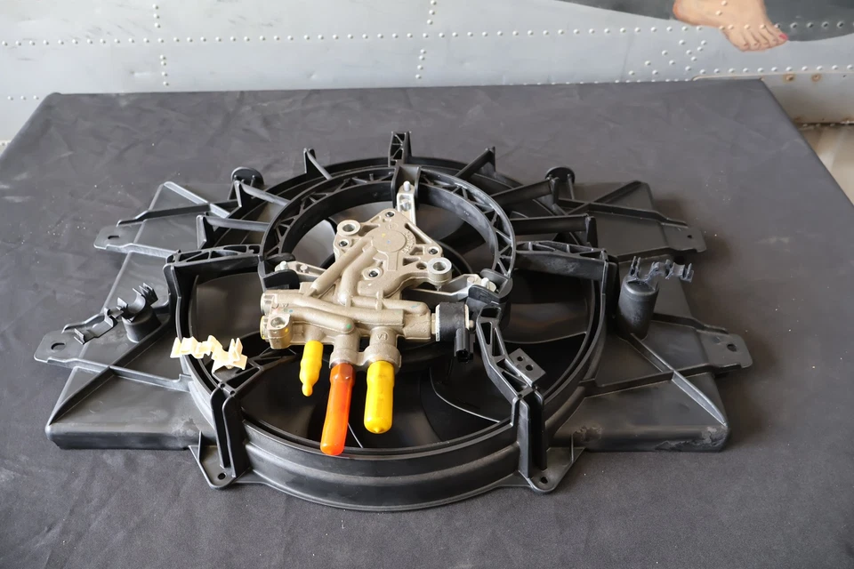 5290099AD NUEVO OEM 2003-2006 DODGE VIPER SRT-10 MÓDULO VENTILADOR DE REFRIGERACIÓN RADIADOR Foto 4 de 4