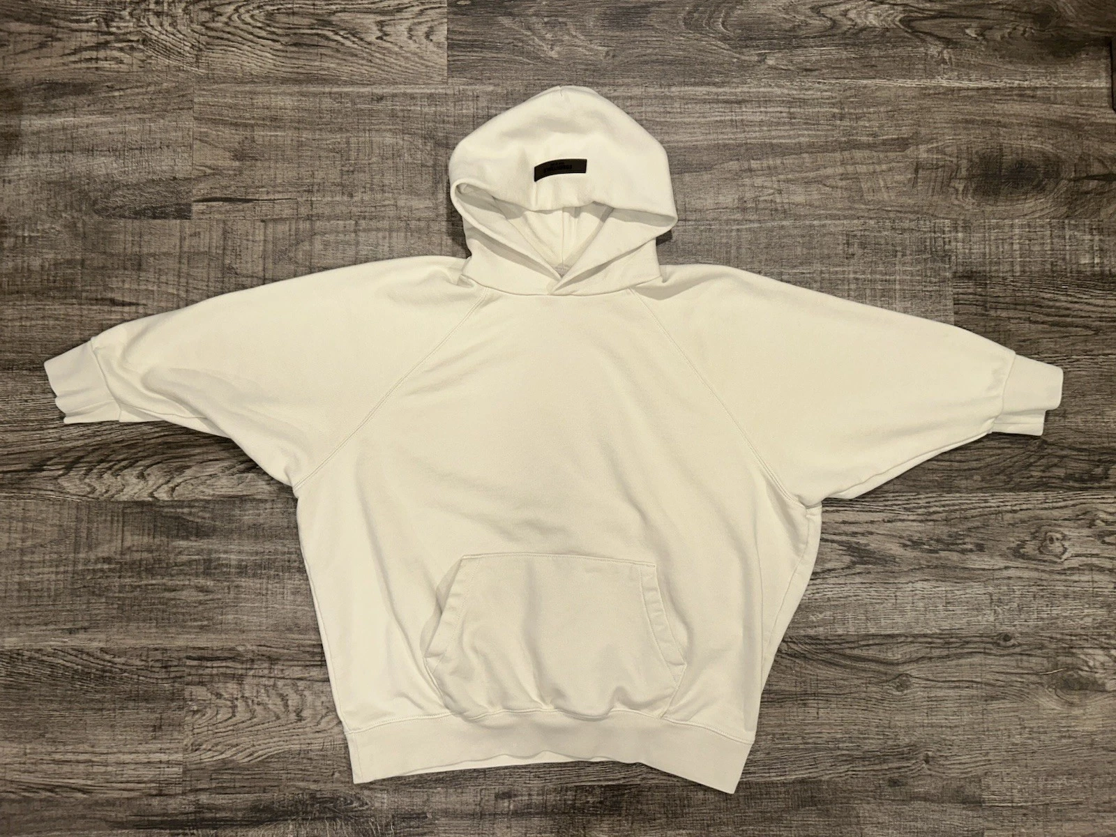 Felpa con cappuccio Fear of God Essentials 77 donna manica 3 4 beige marrone piccola