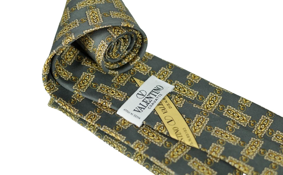 Gravata de Seda Estampada Geométrica Cinza e Dourada Valentino para Homens 56 x 4 in - Imagem 3 de 3