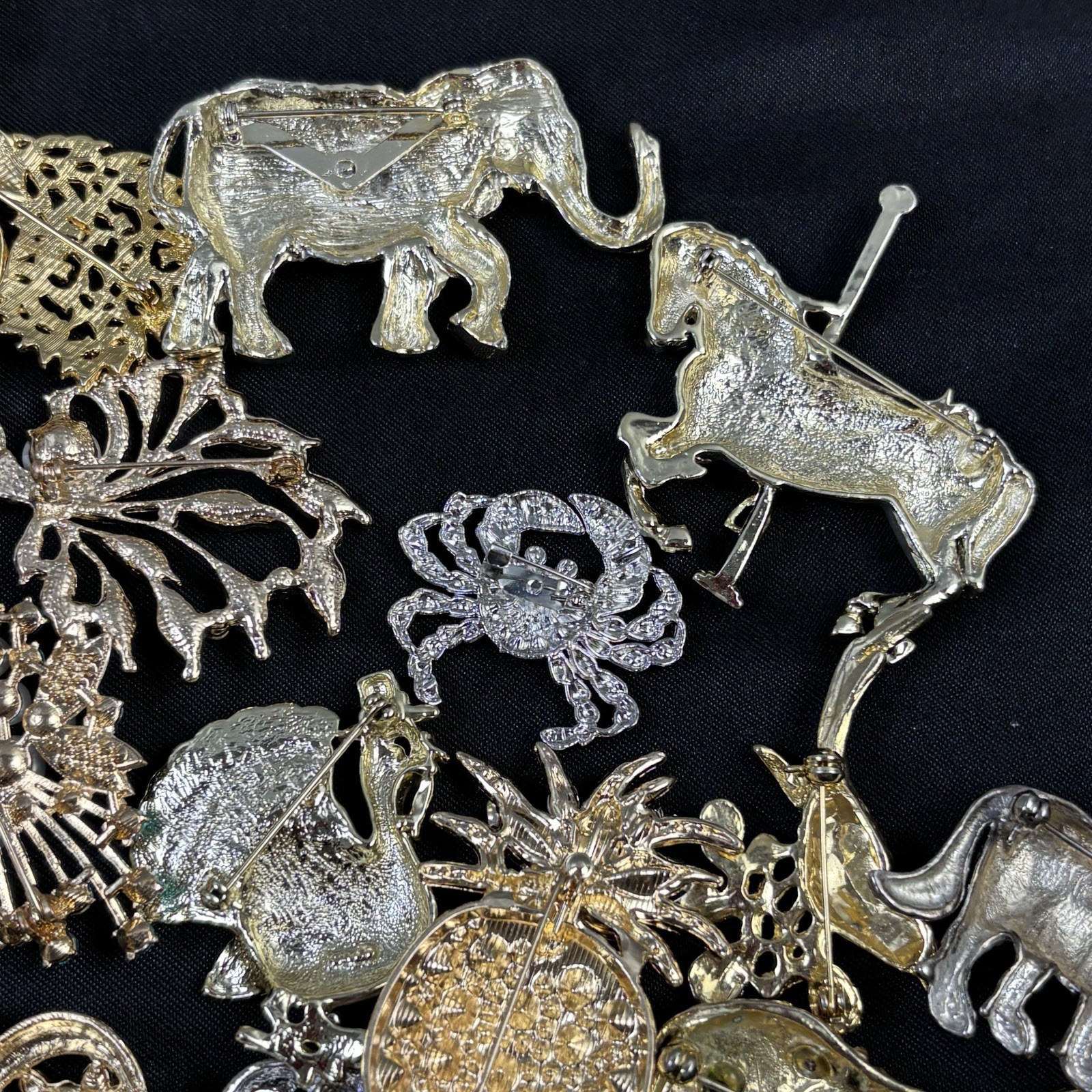 Mostly Modern Assorted Unsigned Brooch Pin Lot Of… - image 19