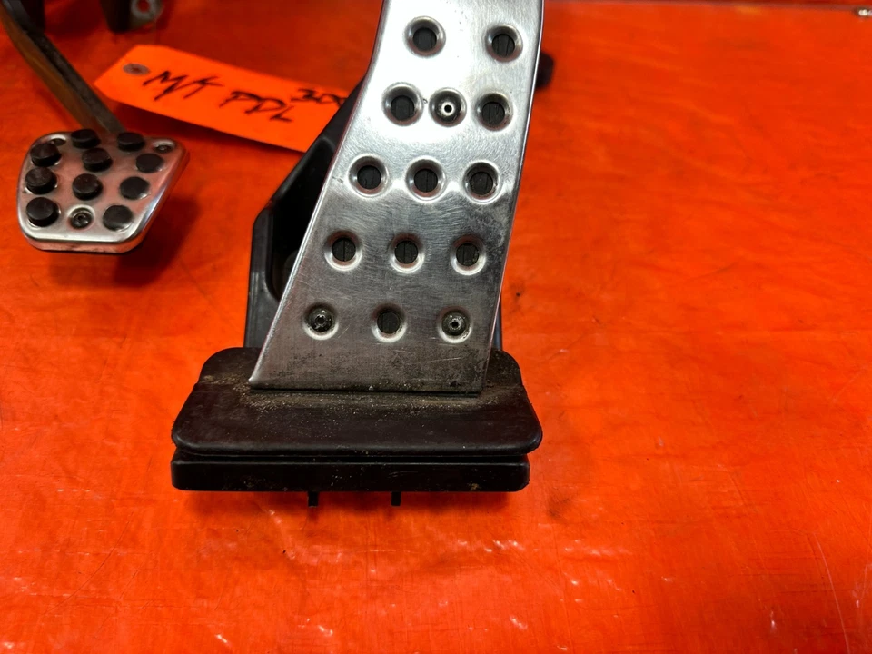 07-11 HONDA CIVIC SI CONJUNTO DE PEDAL DE EMBREAGEM DE FREIO A GÁS - FABRICANTE DE EQUIPAMENTO ORIGINAL OE #300 - Imagem 2 de 4