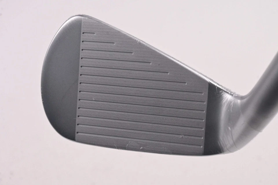 Srixon ZXi4 #7 Iron / 28.5 Degree / Regular Flex Recoil ES 760 F3 Shaft - Image 2 of 4