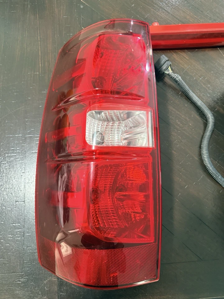 Pair Tail Lights Rear Brake Lamps Set for 07-14 Chevy Tahoe /Suburban Left Right - Image 3 of 4