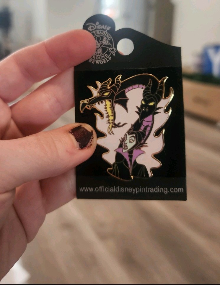Disney Auctions Maleficent Transforming into Dragon Pin LE 1000